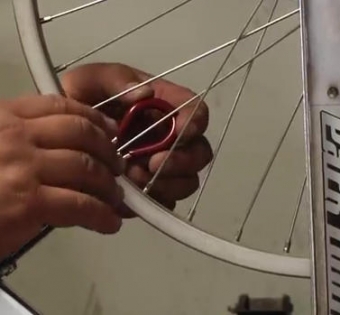 Straightening the bicycle rim