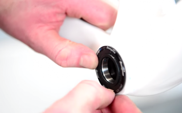 Press Seal in with Hand Press Seal in with Hand