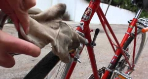 Embedded thumbnail for How to Fix Old School Mafac Brake Squeal on a Peugot