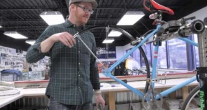 Embedded thumbnail for How to Install Fenders on a Bike