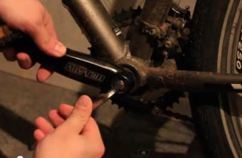 It's best to unscrew the bolt to see the root rattle cause instead of just trying to tighten it to tighten it Fixing a loose crank bolt